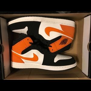 Jordan 1 mid shattered backboard